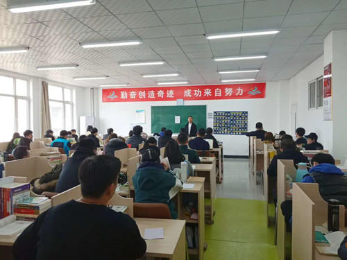 济南考研寄宿学校开展高效学习，拥有理想的学习模式.jpg